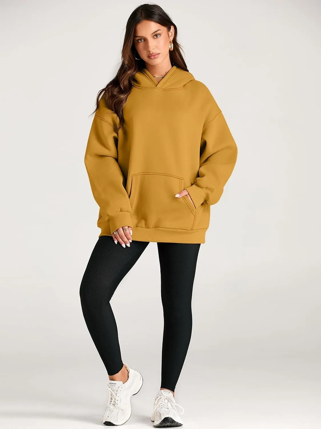 Women’s Oversized Fleece Hoodie – Cozy Pullover Sweatshirt with Pocket for Fall & Winter