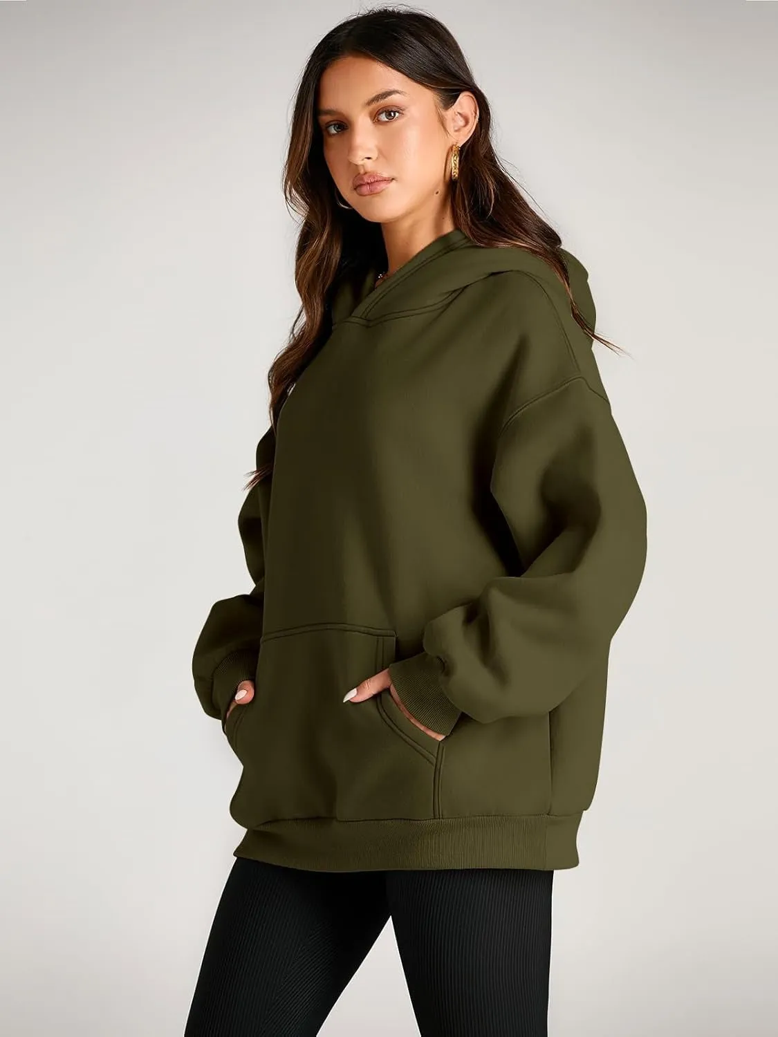 Women’s Oversized Fleece Hoodie – Cozy Pullover Sweatshirt with Pocket for Fall & Winter