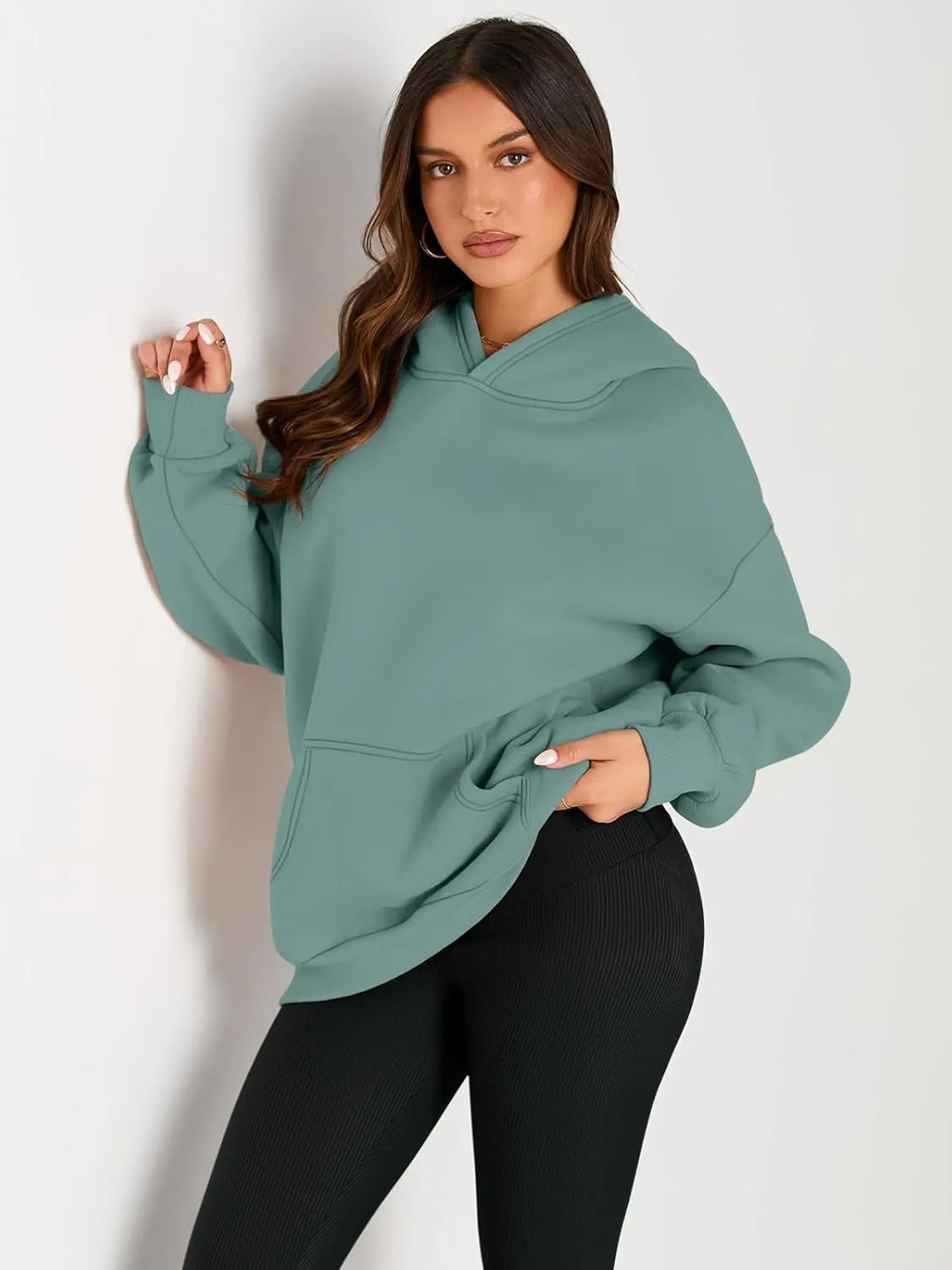 Women’s Oversized Fleece Hoodie – Cozy Pullover Sweatshirt with Pocket for Fall & Winter